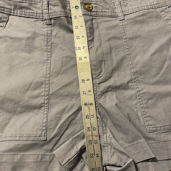 High rise Shorts 3.5” inseam-light blue - Picture 10 of 11